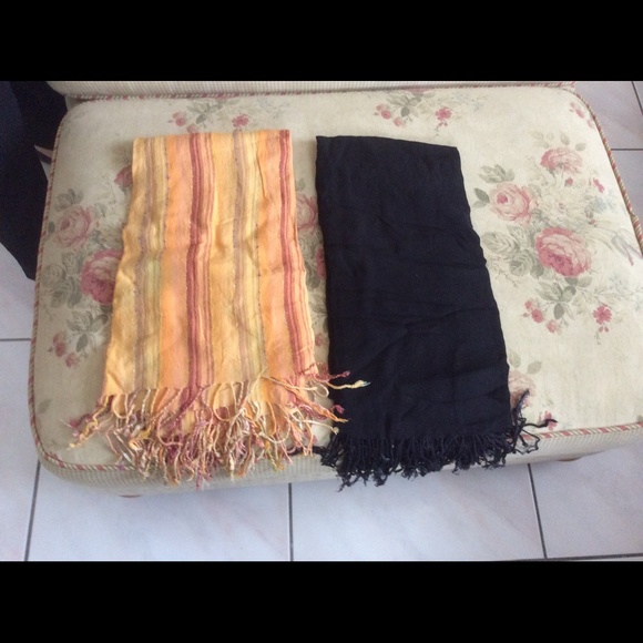 Set of 2 shawls perfect condition