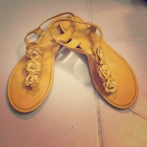 New York and company yellow sandals