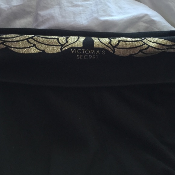 VS pink yogas