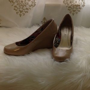 Size 7 madden girl wedge heels