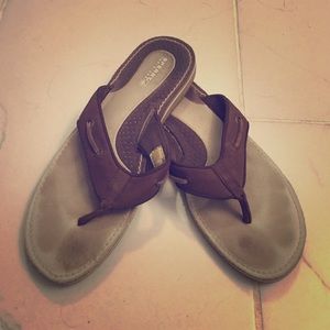 Sperry flip flops