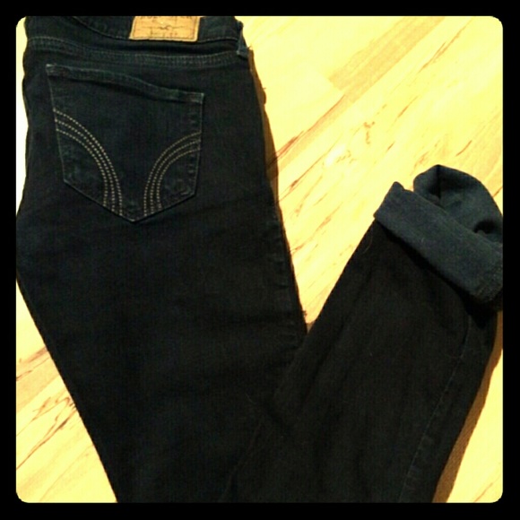 Dark rinse skinnu hollister jeans