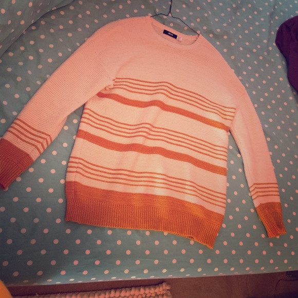 BDG Urban outfitters sweater only worn once