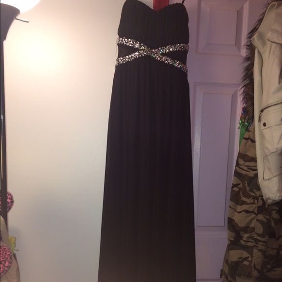 Homecoming / prom dress - Picture 2 of 4