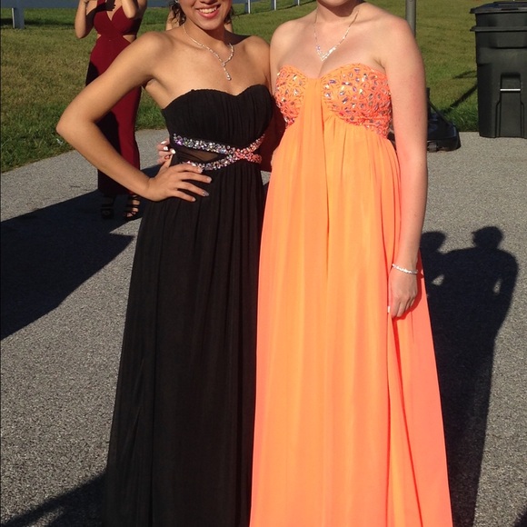 Homecoming / prom dress - Picture 3 of 4