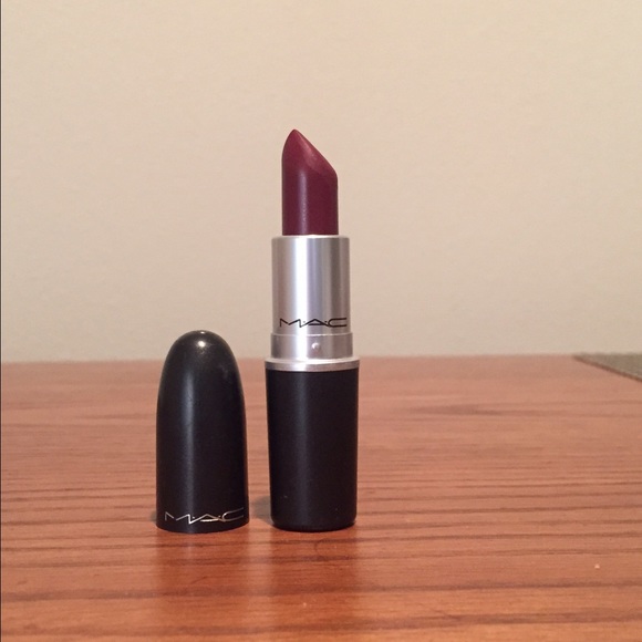 MAC Lipstick Fashion Revival