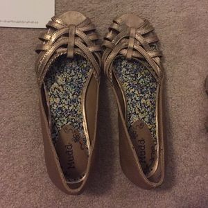 Never worn shoes. Excellent condition