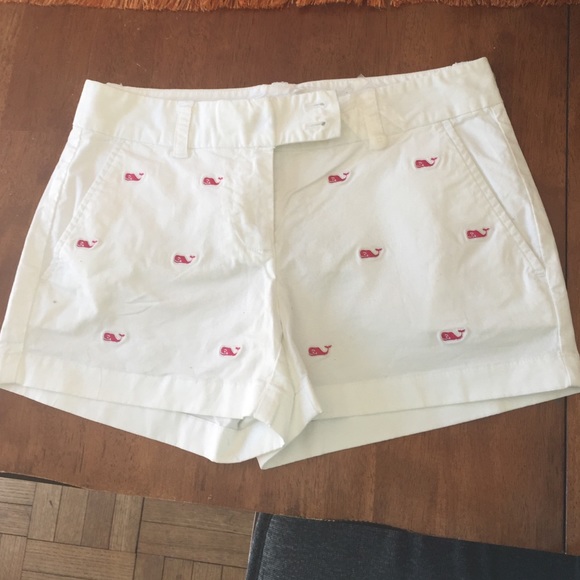 Whale embroidered Vineyard Vines shorts