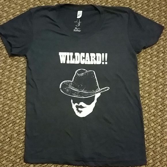 "wildcard" women's Tee ~size LG.