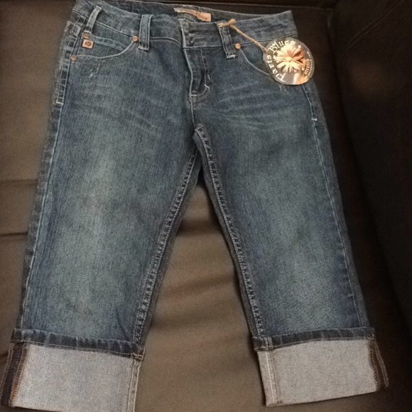 Brand New Size 5 Capris!