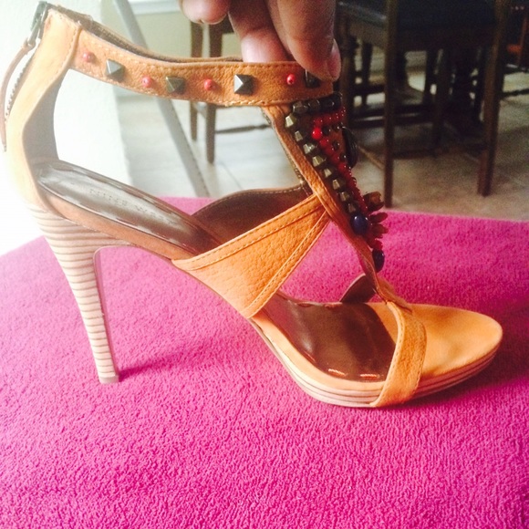 ♨️️Sold in Bundle♨️ Nine West Aztec Sandals