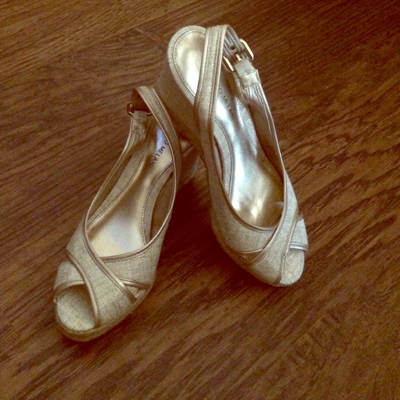 Antonio Melanie wedges