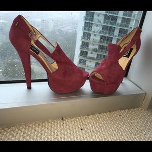 Suede burgundy heels