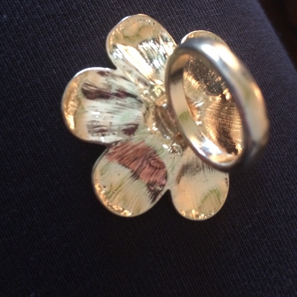 Flower ring!! - Picture 2 of 2