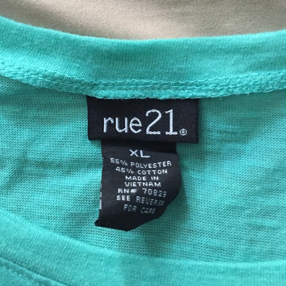 Rue 21 - Picture 2 of 2