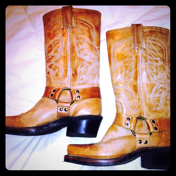 Authentic Frye size 6...
