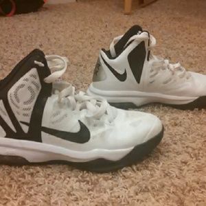 Nike basketball size 7 shoe