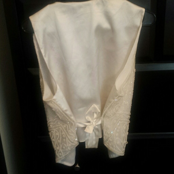 White beaded vest - Picture 4 of 4