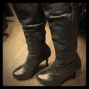 Tall black heeled boots💋