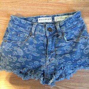 High-waisted bullhead shorts