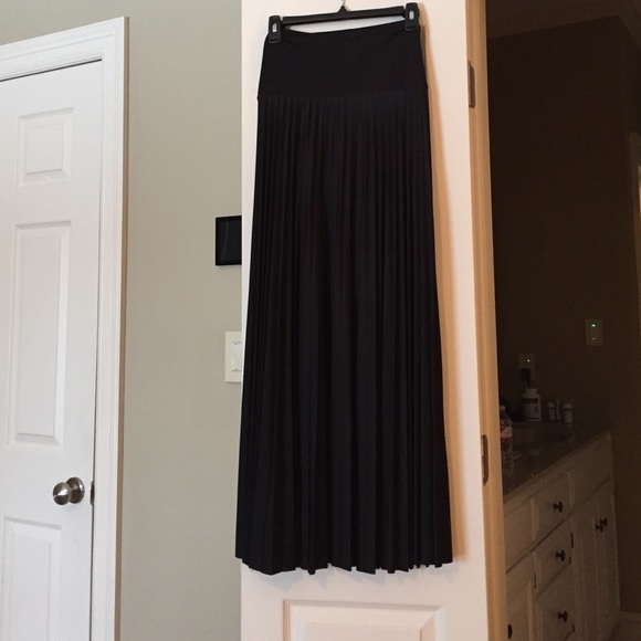 Black pleated maxi skirt