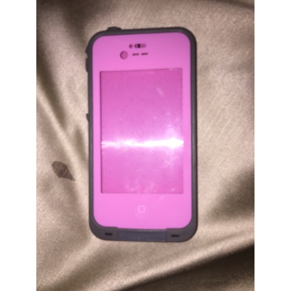 pink life proof case iPhone 4