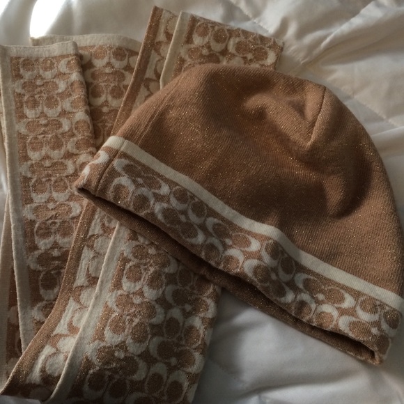 Coach hat and scarf and gloves