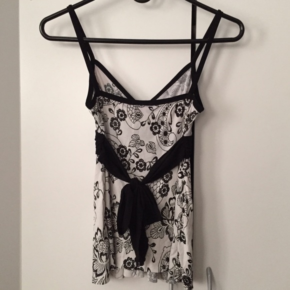 5/$25 bundle Wet Seal sexy top - Picture 2 of 4