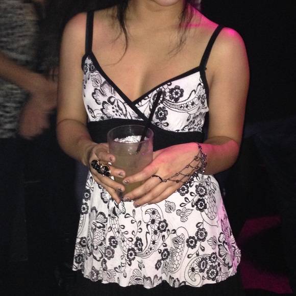 5/$25 bundle Wet Seal sexy top - Picture 4 of 4