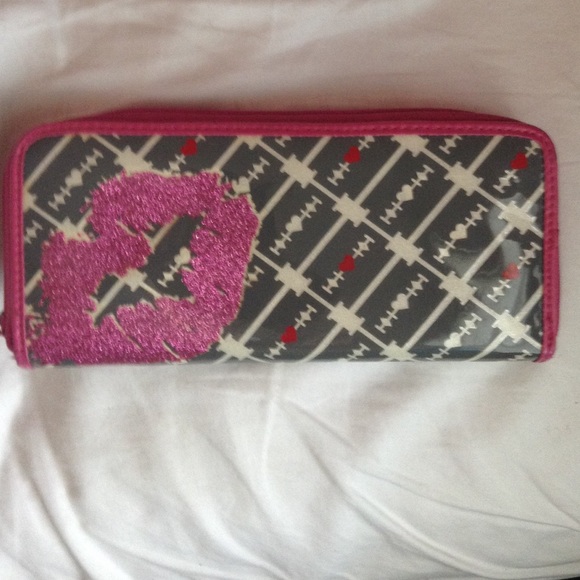 Wallet - Picture 1 of 1