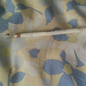 White Make up Forever kohl pencil