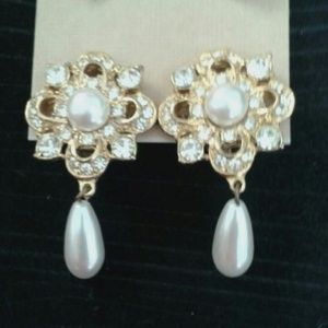 Vintage  Clip Goldtone Earrings