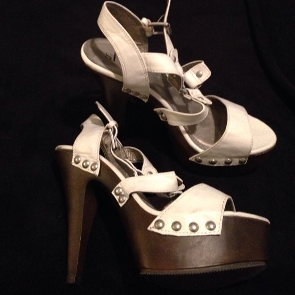 *Donated*White straps with dark brown heels! 👡 - Picture 2 of 2