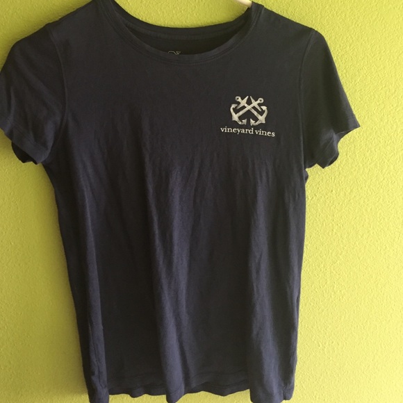 Vineyard Vines tee