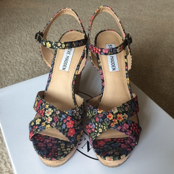 Steve Madden floral wedges