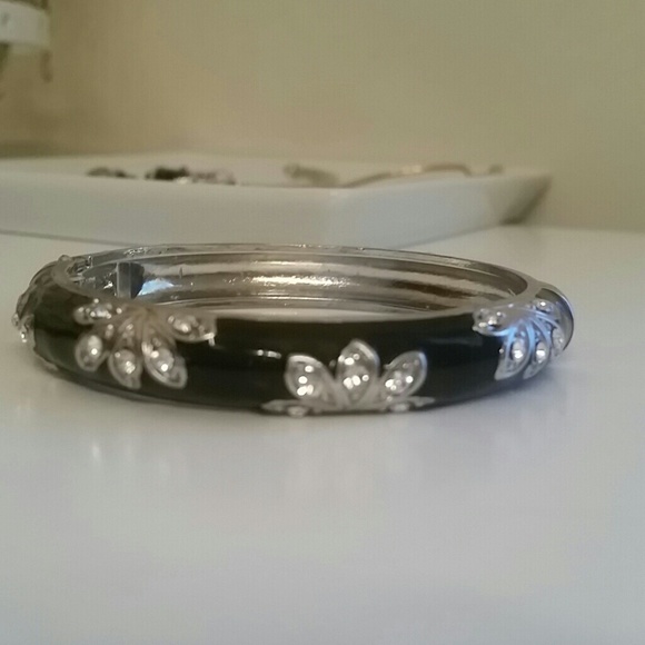 Rhinestone bracelet with metal hinge opening
