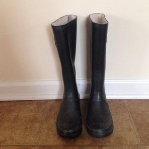 Like new rain boots