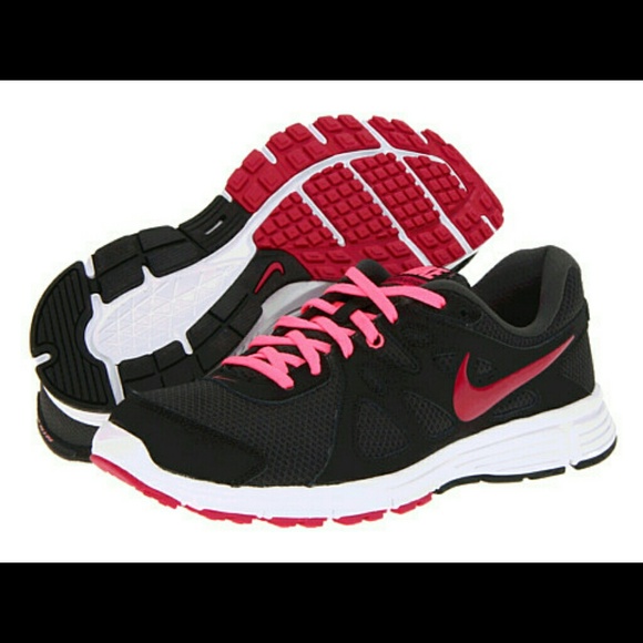 Women's Nike Tennis Shoes