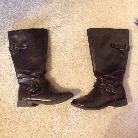 Girls brown boots