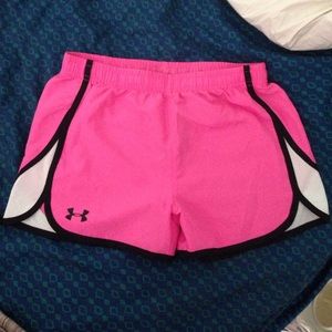 Under armor loose heat gear shorts