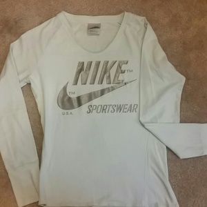 Woman's long sleeve top