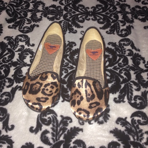 Rocket dog leopard flats