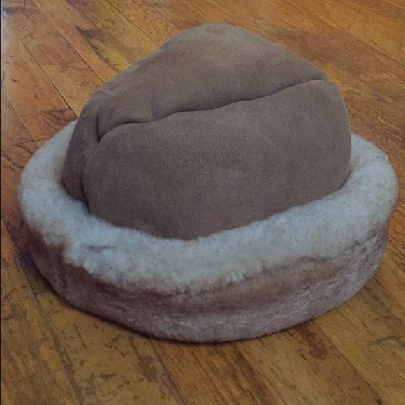 Authentic chestnut shearling hat - Picture 2 of 3