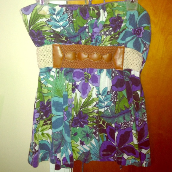 Flowery Strapless shirt