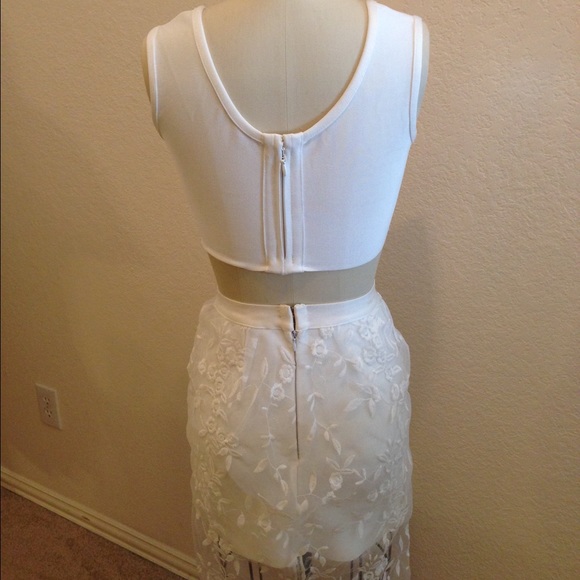 |Crisp White Crop-top Set - Picture 2 of 2