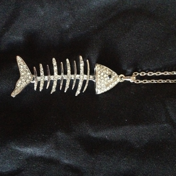 The Buckle Fish Long Necklace