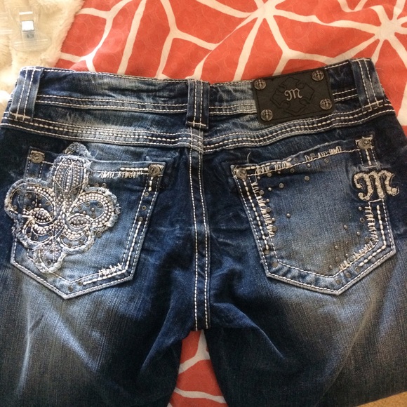 NWOT Straight Leg Miss me Jeans