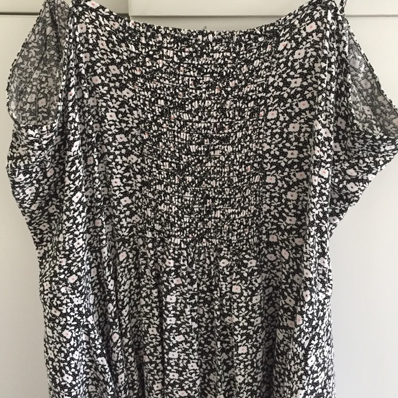 Dress - Picture 4 of 4