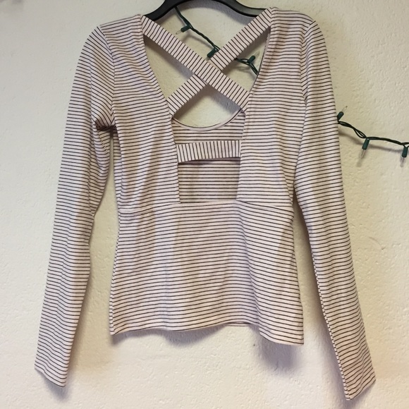 Victoria's Secret criss cross back long sleeve - Picture 2 of 4