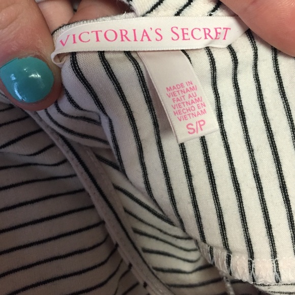 Victoria's Secret criss cross back long sleeve - Picture 3 of 4